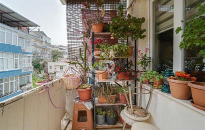 KONAK KARATAŞ BARBAROS'TA PANORAMİK MANZARALI 3+1 SATILIK DAİRE