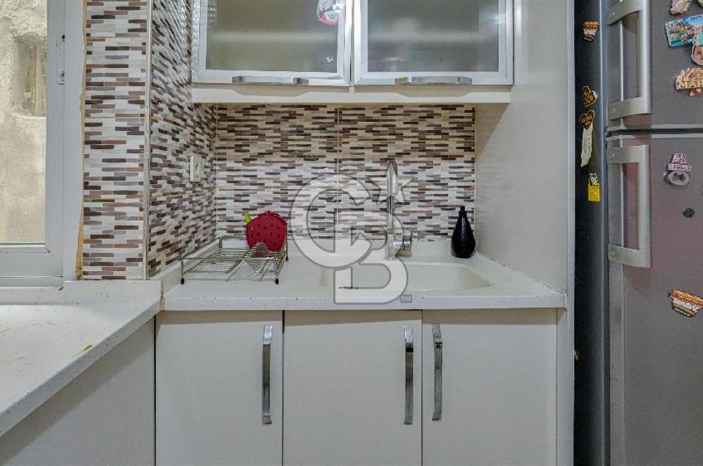 Konak Karataş'ta Geniş 3+1 Manzaralı 3 Balkonlu Satılık Daire