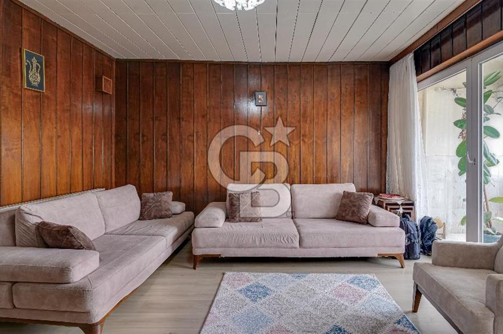 Konak Karataş'ta Geniş 3+1 Manzaralı 3 Balkonlu Satılık Daire