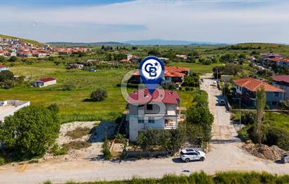 Foça Yenibağarası Mah. Satılık 3 Katlı Bina