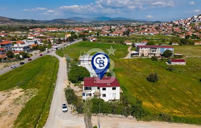 Foça Yenibağarası Mah. Satılık 3 Katlı Bina
