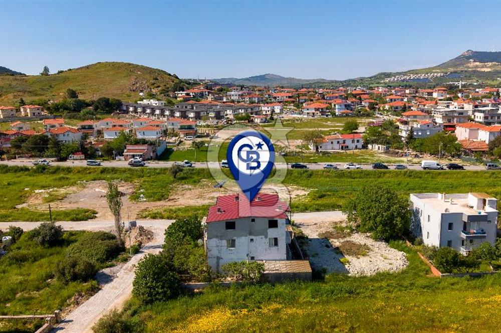 Foça Yenibağarası Mah. Satılık 3 Katlı Bina