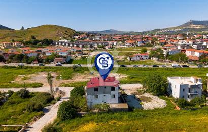 Foça Yenibağarası Mah. Satılık 3 Katlı Bina
