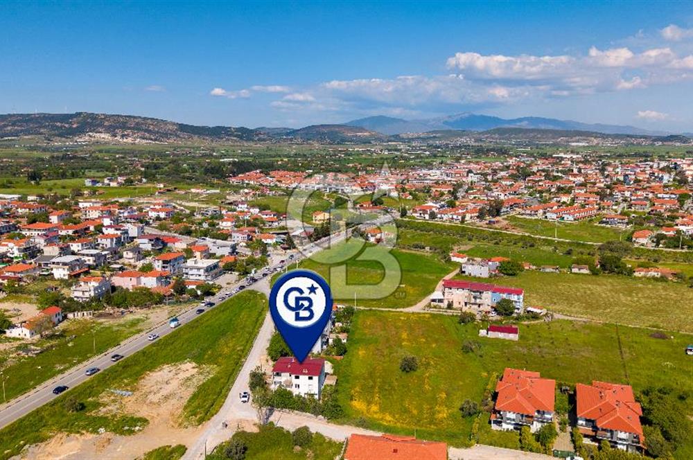 Foça Yenibağarası Mah. Satılık 3 Katlı Bina