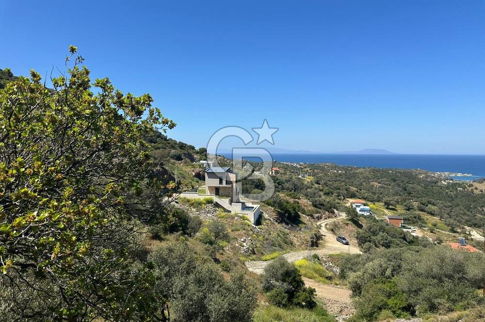 Foça Sazlıca Mevkiinde Satılık Deniz Manzaralı 228 m2 Arsa