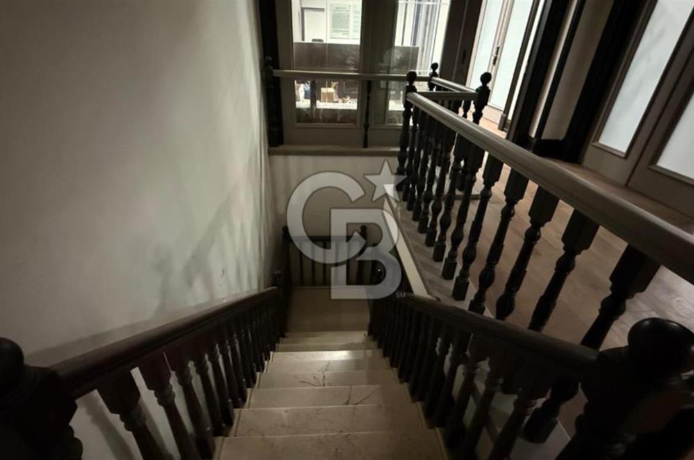 SİTELER  ŞENKAL SOKAK'TA 3000 M² 5 KATLI KOMPLE KİRALIK BİNA