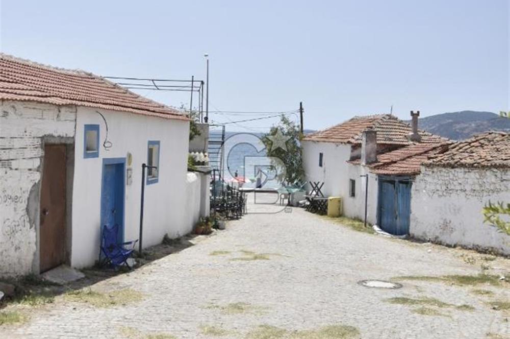 ÇANDARLI DA MUHTEŞEM KONUMDA VİLLA