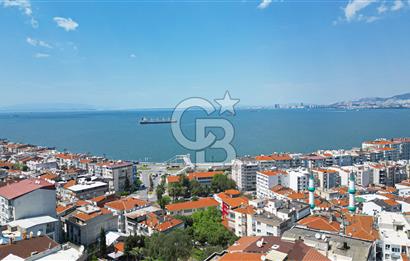Konak Karataş'ta Geniş 3+1 Manzaralı 3 Balkonlu Satılık Daire