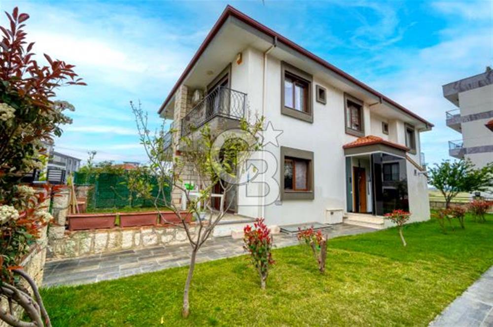 Seferihisar-Karakaya Konaklarında Satılık 5+2 Havuzlu Villa