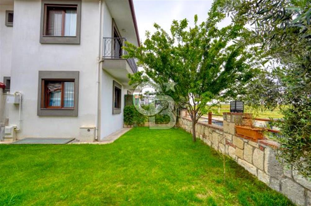 Seferihisar-Karakaya Konaklarında Satılık 5+2 Havuzlu Villa