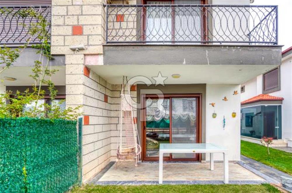 Seferihisar-Karakaya Konaklarında Satılık 5+2 Havuzlu Villa