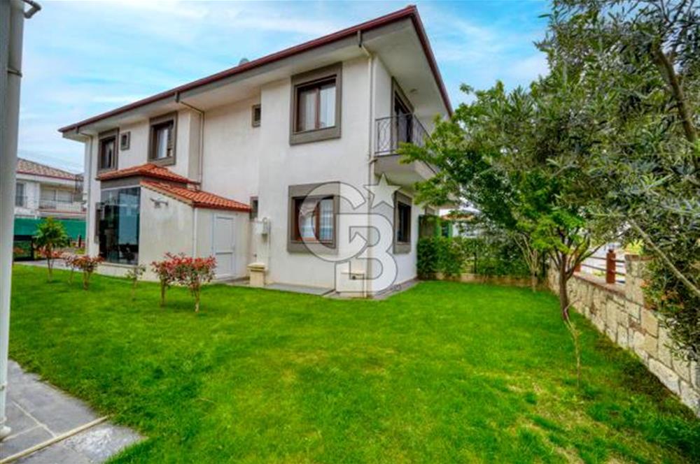 Seferihisar-Karakaya Konaklarında Satılık 5+2 Havuzlu Villa