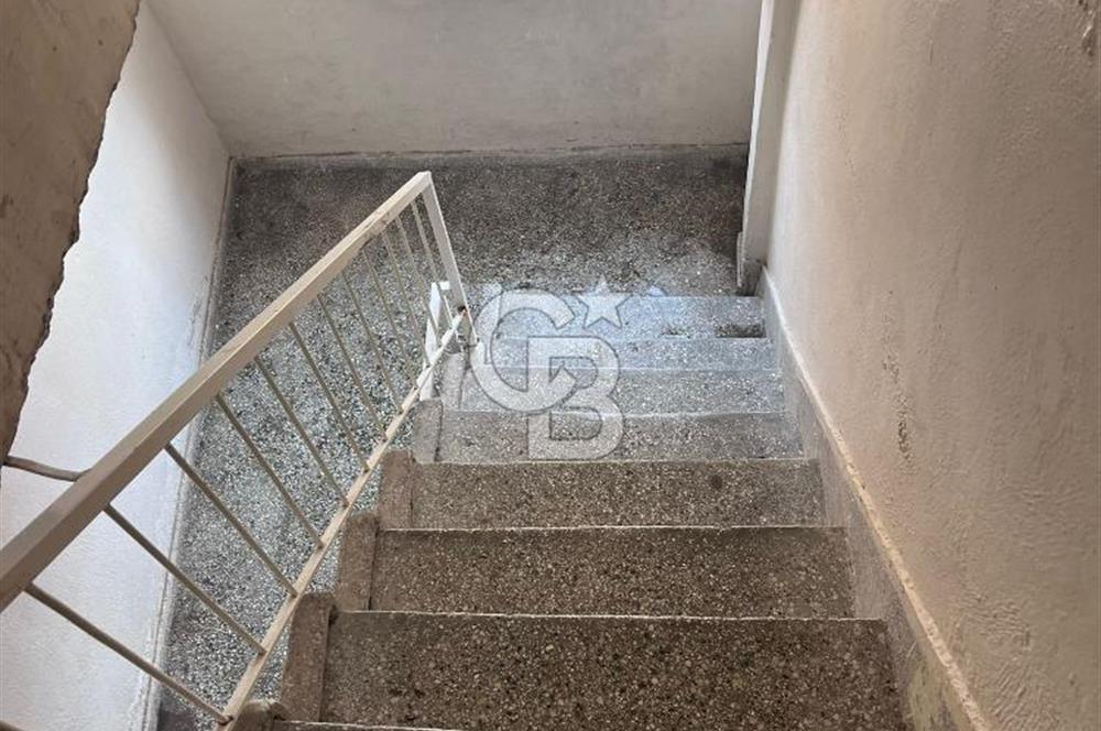 İZMİR BAYRAKLI EMEK MAHALLESİNDE 4 KATLI KOMPLE SATILIK BİNA