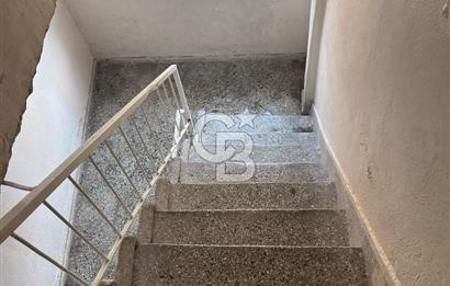 İZMİR BAYRAKLI EMEK MAHALLESİNDE 4 KATLI KOMPLE SATILIK BİNA