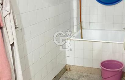 İZMİR BAYRAKLI EMEK MAHALLESİNDE 4 KATLI KOMPLE SATILIK BİNA