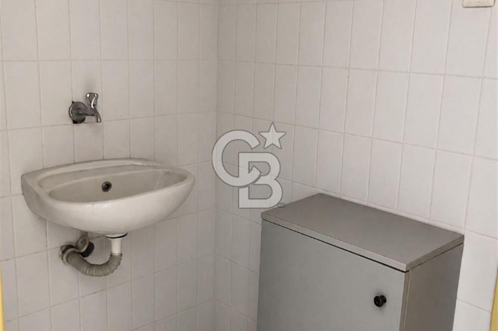 BORNOVA MTK SİTESİNDE 4 KATLI TADİLATLI KOMPLE KİRALIK BİNA