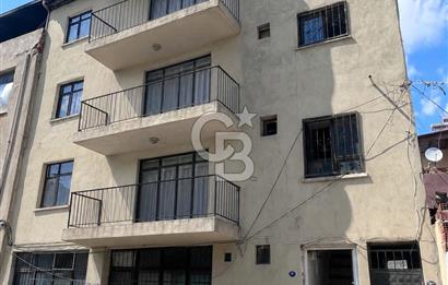 İZMİR BAYRAKLI EMEK MAHALLESİNDE 4 KATLI KOMPLE SATILIK BİNA