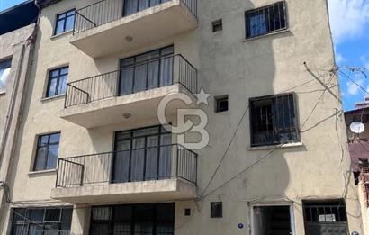 İZMİR BAYRAKLI EMEK MAHALLESİNDE 4 KATLI KOMPLE SATILIK BİNA