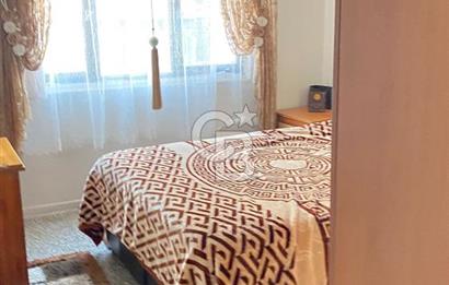 İZMİR BAYRAKLI EMEK MAHALLESİNDE 4 KATLI KOMPLE SATILIK BİNA