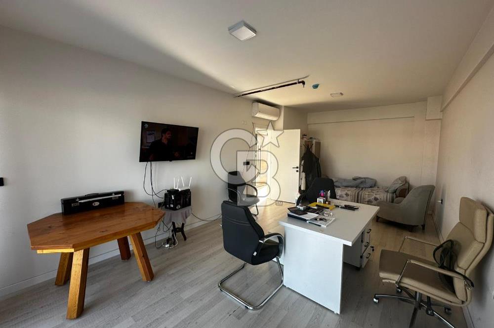 Karaali’de Rainbow AVM’de Ofis Ve Daire Kullanımına Uygun Satılık 1+1