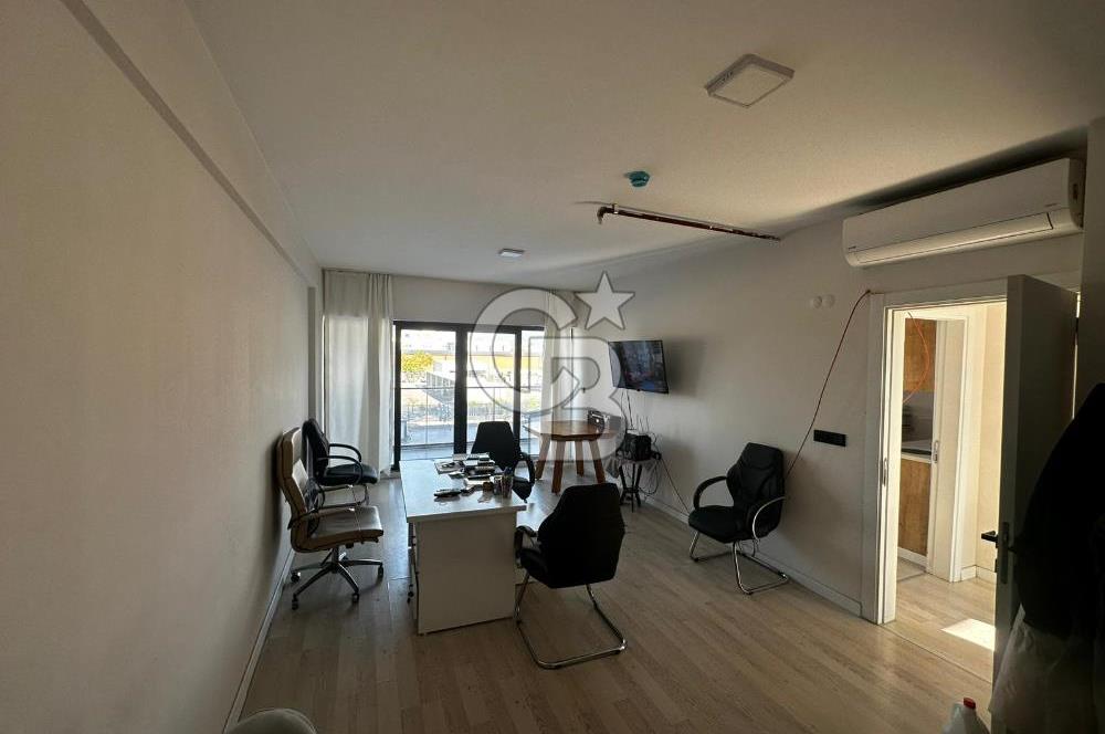 Karaali’de Rainbow AVM’de Ofis Ve Daire Kullanımına Uygun Satılık 1+1