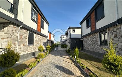 Ayvalık Altınovada Denize 250 metre 3+1 Bahçeli Satılık Villa