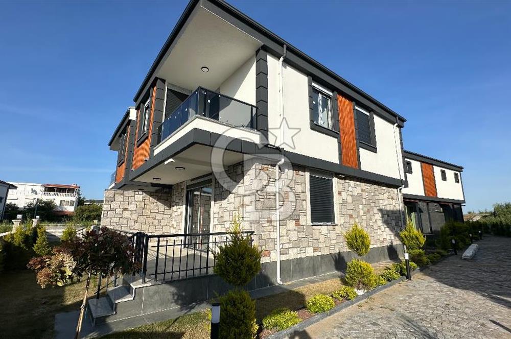 Ayvalık Altınovada Denize 250 metre 3+1 Bahçeli Satılık Villa