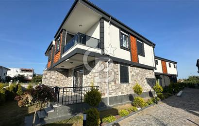 Ayvalık Altınovada Denize 250 metre 3+1 Bahçeli Satılık Villa