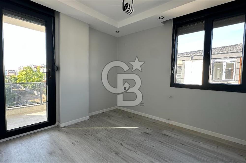 Ayvalık Altınovada Denize 250 metre 3+1 Bahçeli Satılık Villa