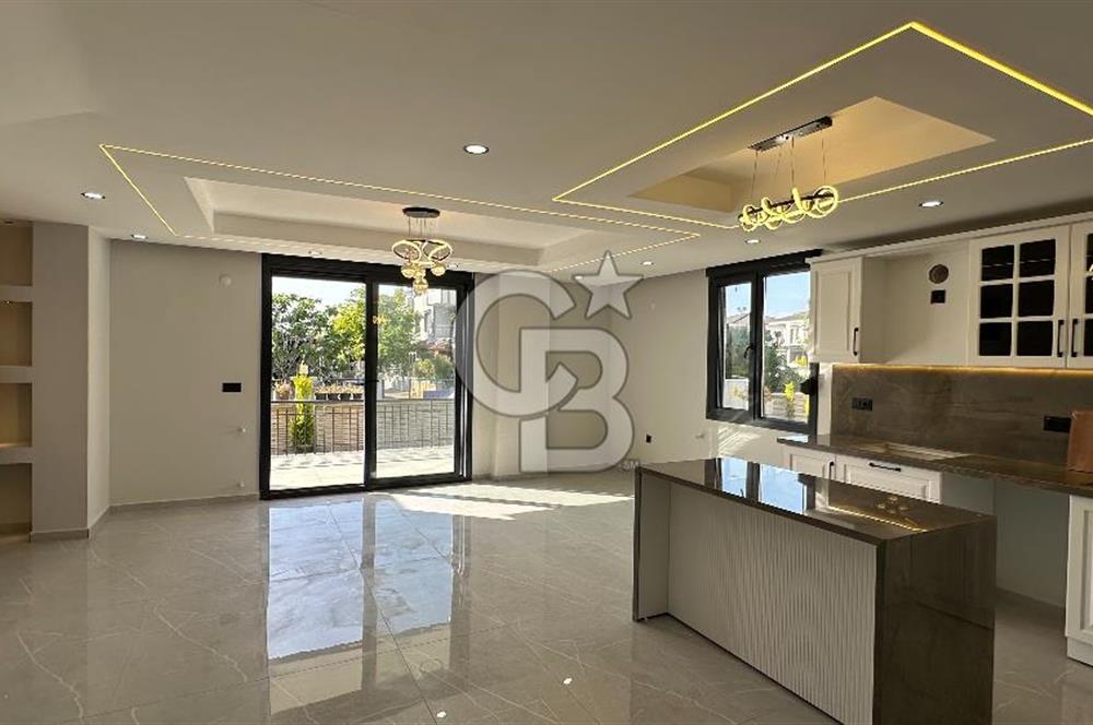 Ayvalık Altınovada Denize 250 metre 3+1 Bahçeli Satılık Villa
