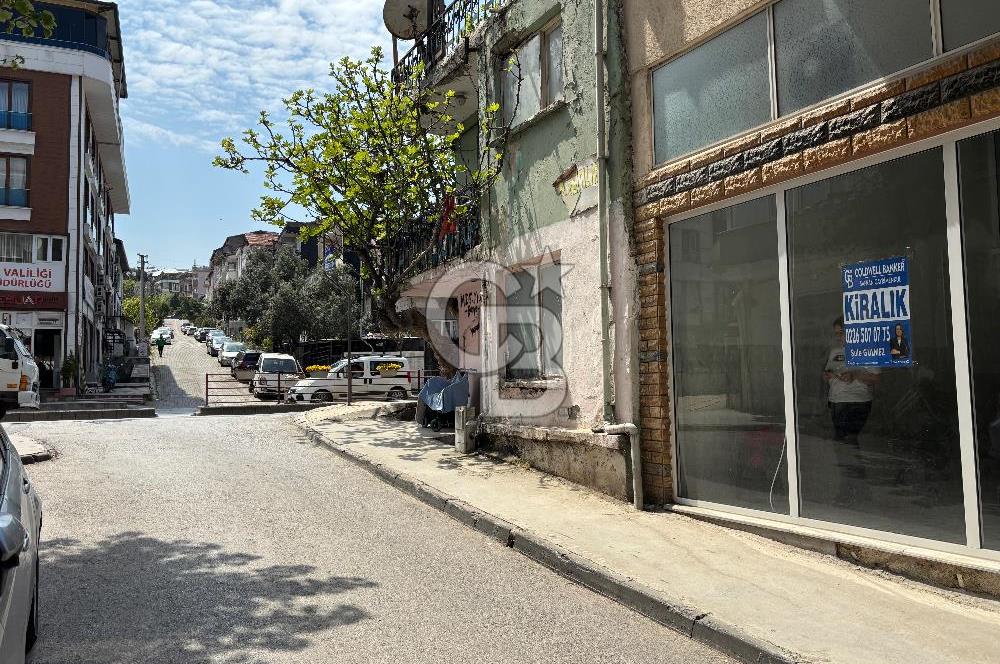 YALOVA ,Ş.ÖMER FAYDALI CADDESİ KASAP SOKAK'DA KİRALIK DÜKKAN!88M2