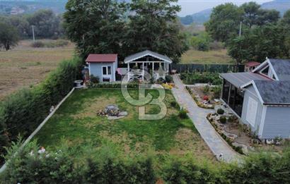 CB KiNG'DEN BÜYÜKBOSTANCI'DA ARSA İÇİ 2+1 EŞYALI SATILIK BAĞ EVİ