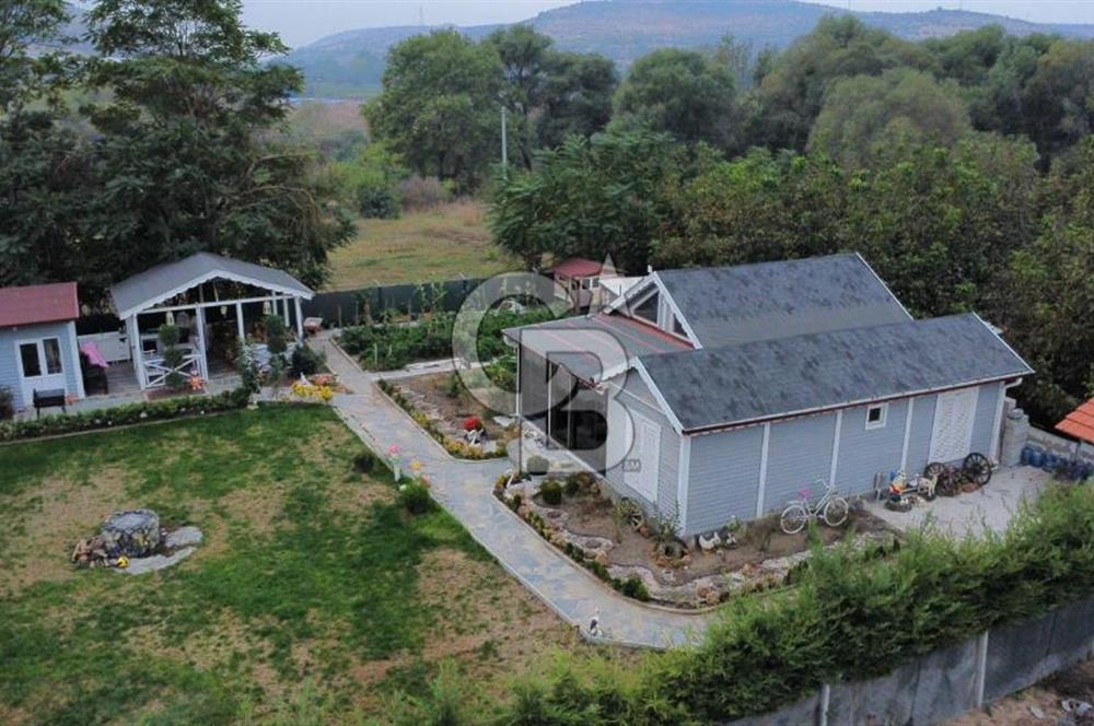 CB KiNG'DEN BÜYÜKBOSTANCI'DA ARSA İÇİ 2+1 EŞYALI SATILIK BAĞ EVİ