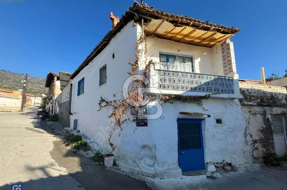 İzmir Bayındır Merkez Değerli Konumda Satılık Müstakil Ev