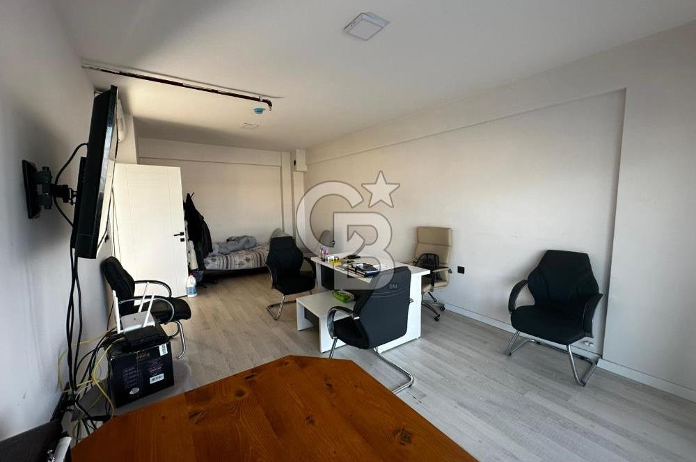 Karaali’de Rainbow AVM’de Ofis Ve Daire Kullanımına Uygun Satılık 1+1