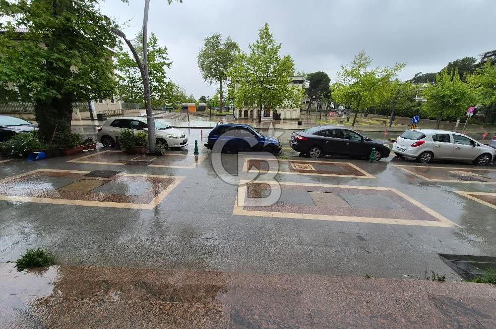 İZMİT İNÖNÜ CADDESİ ÜZERİNDE ÖZEL DEKORLU 160 M2 SATILIK DÜKKAN