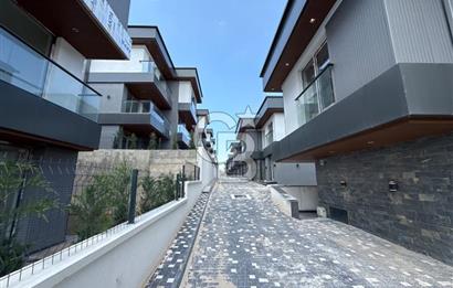 SAKA VİLLA SİTESİNDE SATILIK 6+2 VİLLA