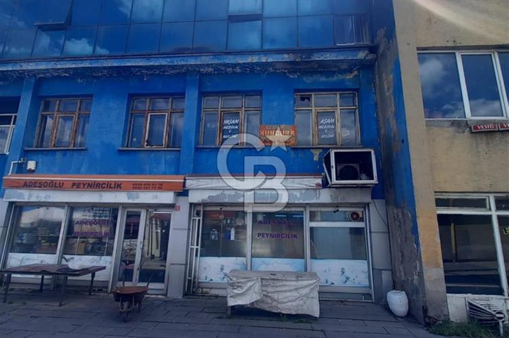 Ticari binada 18 m² büyüklüğünde bir bölüm (Yatırımlık)