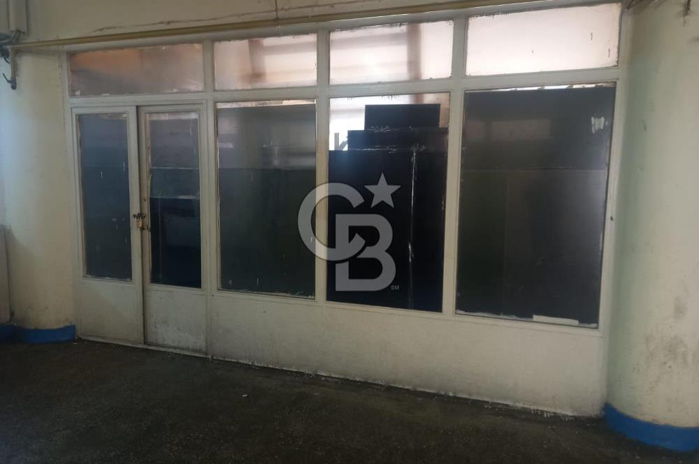 Ticari binada 18 m² büyüklüğünde bir bölüm (Yatırımlık)