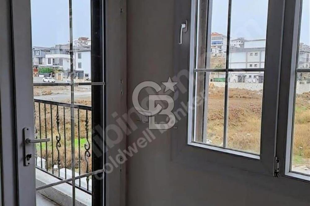 Seferihisar Merkezde Satılık 2+1 Doğalgazlı Daire