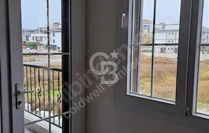 Seferihisar Merkezde Satılık 2+1 Doğalgazlı Daire