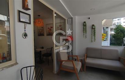 Bostanlı Merkez'de Devirli Kiralık Dükkan 