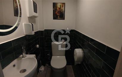 Bostanlı Merkez'de Devirli Kiralık Dükkan 