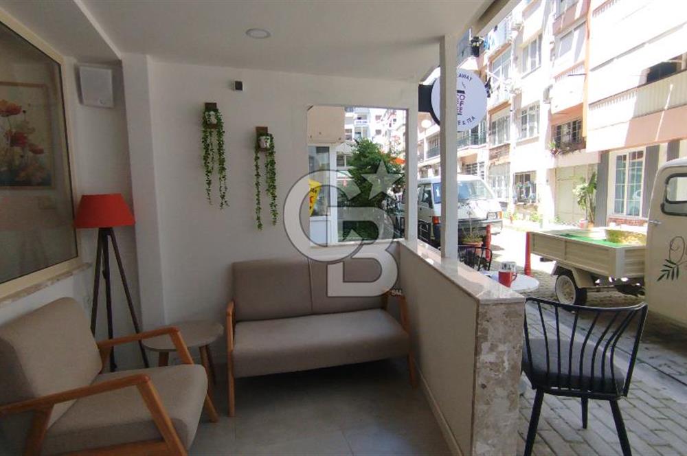 Bostanlı Merkez'de Devirli Kiralık Dükkan 