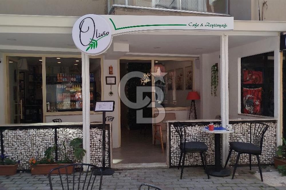 Bostanlı Merkez'de Devirli Kiralık Dükkan 