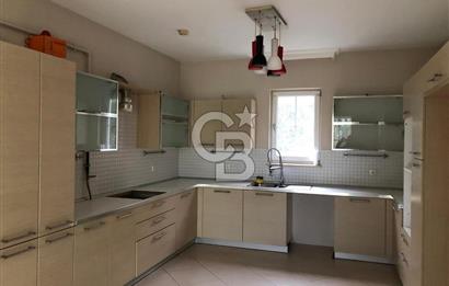 Bahçeşehir'e Komşu Donanımlı Sitede Köşe Konumda Dubleks Villa