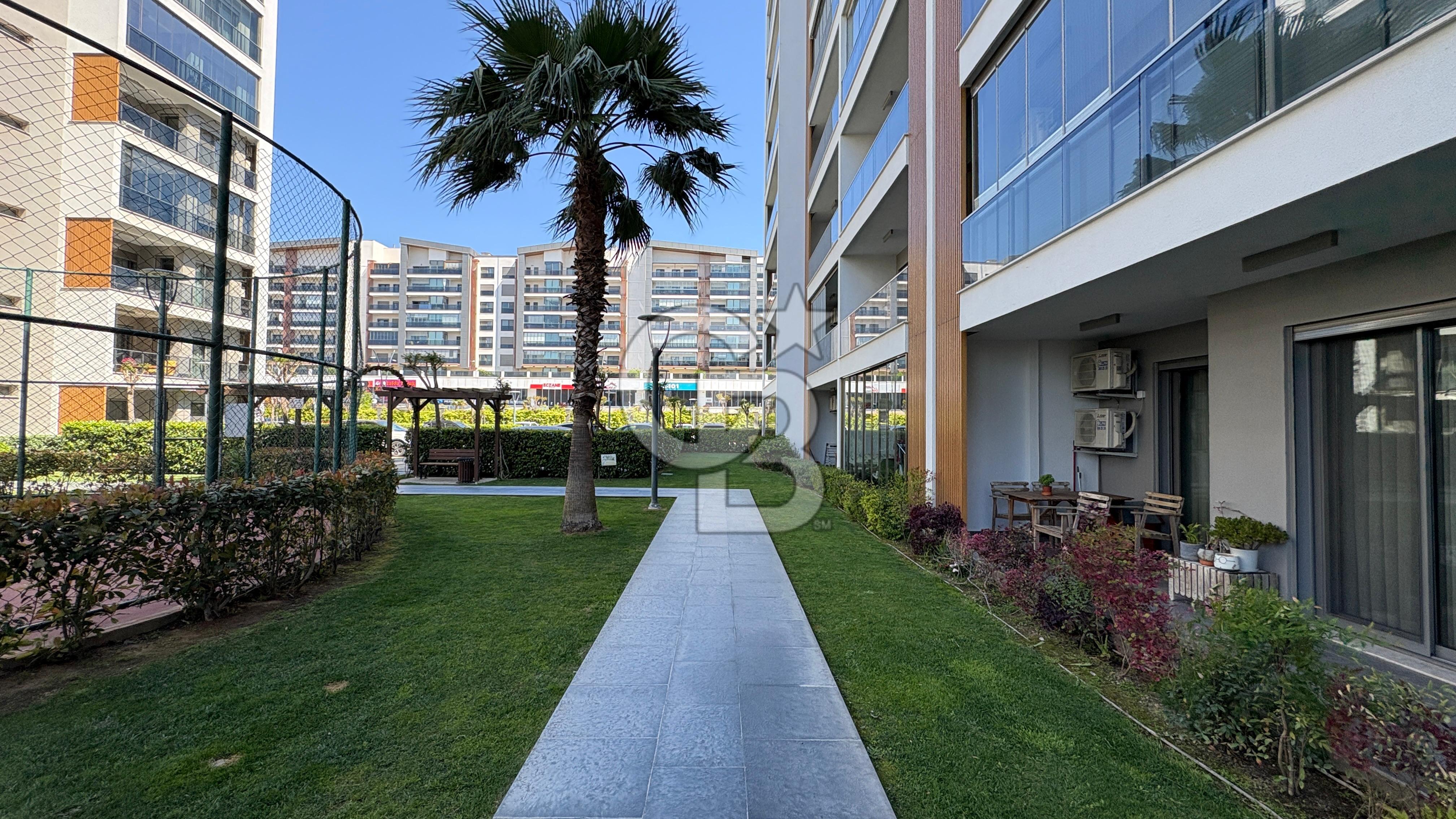 Ataşehir Modernde Büyük Tip Satılık 2+1 Daire