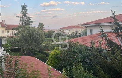 Bahçeşehir'e Komşu Donanımlı Sitede Köşe Konumda Dubleks Villa
