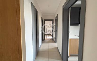 Ataşehir Modernde Büyük Tip Satılık 2+1 Daire