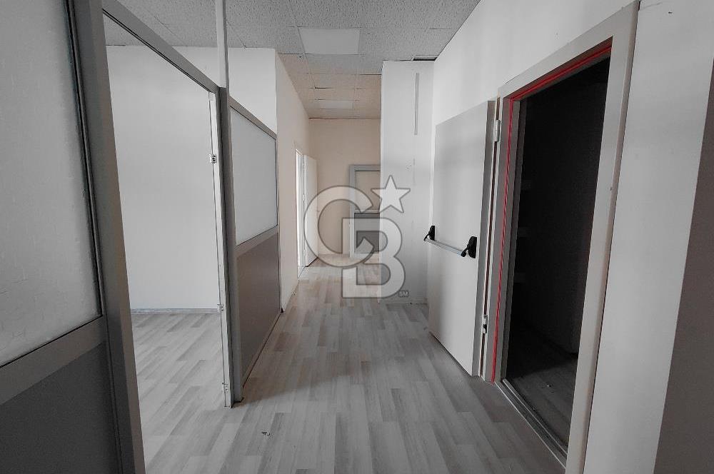 Cadde Üzeri Köşe Konum | Bahçeli Kurumsal Kiralık Dükkan